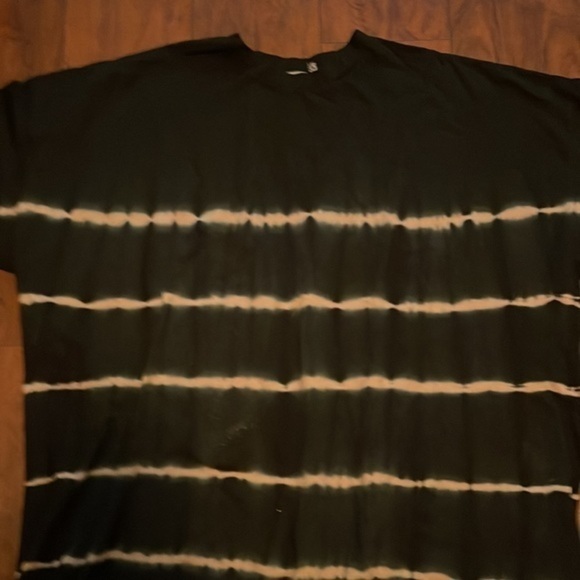 ASOS Design Curve Short Sleeve Plus Size Tee - Picture 2 of 8